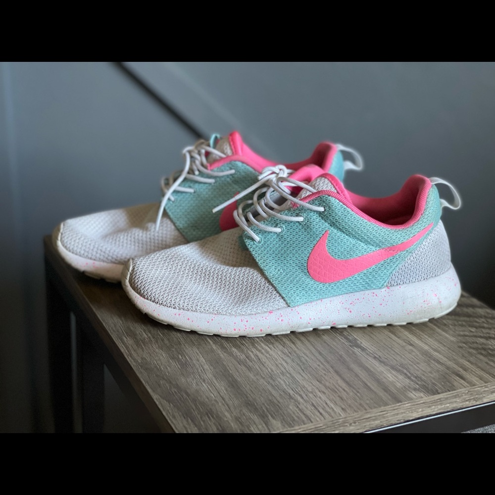 Size 8 Nikes